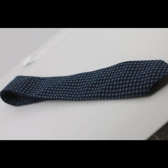 Sears premiere Made in CAnada tie - Picture 1 of 7